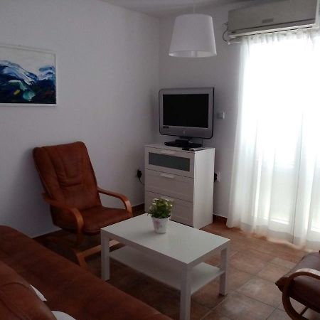 Apartment Pepi Povljana Bagian luar foto