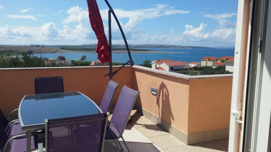Apartment Pepi Povljana Bagian luar foto
