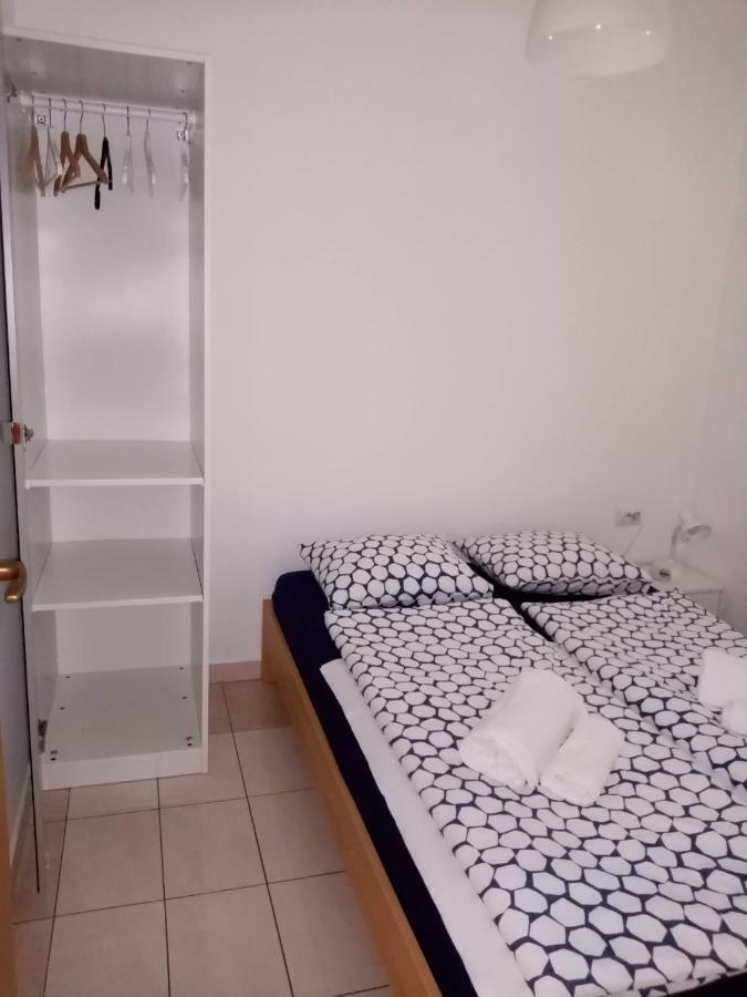 Apartment Pepi Povljana Bagian luar foto