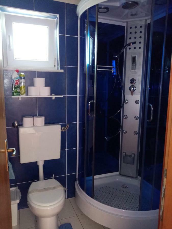 Apartment Pepi Povljana Bagian luar foto